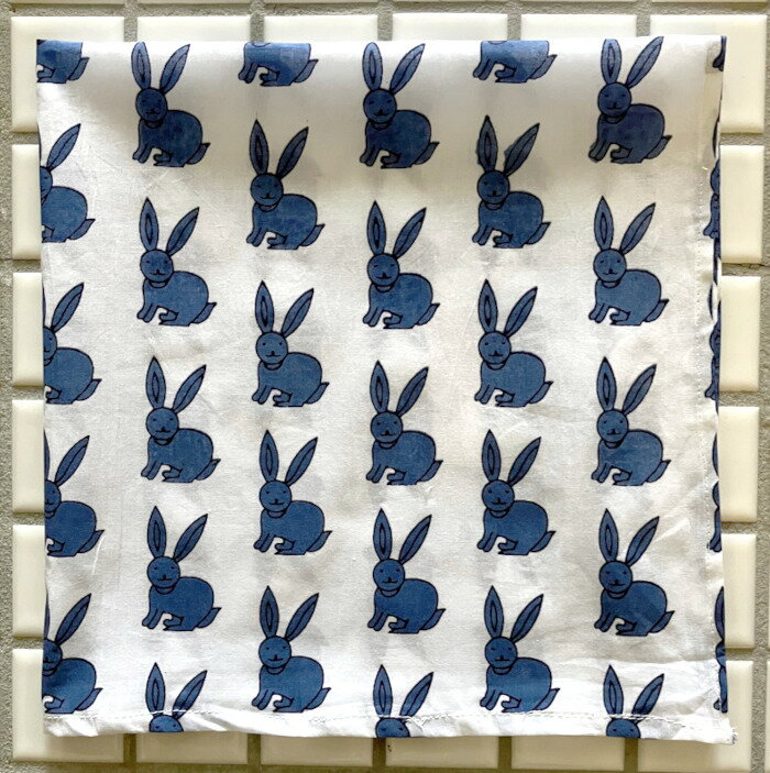 インド ブロックプリント バンダナ ハンカチ52cm ラビット ブルー うさぎ 兎 バニー イエロー サンガネリ ハンドプリンティング 捺染 フォークロア 子ども 青
