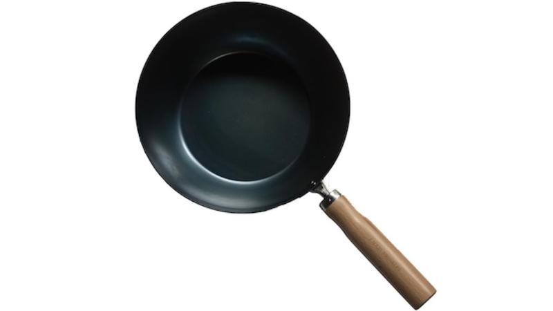使いこむほどに育つ鉄フライパン �