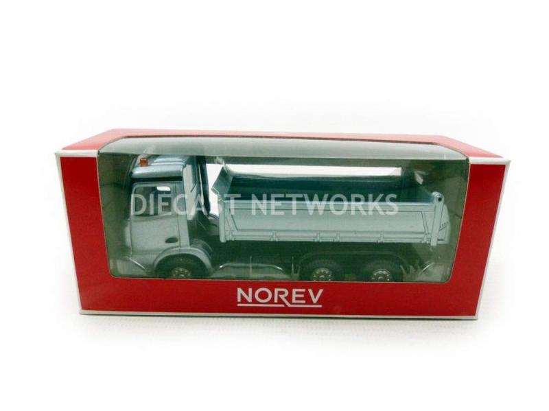 ʥΥåפ㤨Norev Models 1/64 Scale Diecast 310900 - Mercedes Benz Arocs - GreyפβǤʤ2,312ߤˤʤޤ