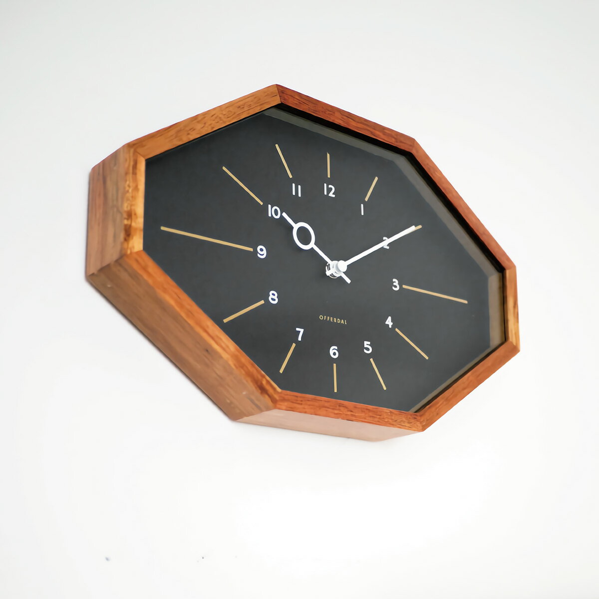 レトロ 壁掛け時計 電波時計 北欧 八角形 時計 アナログ インターフォルム Belmonte ベルモンテ ステップムーブメント オシャレ 掛け時計 Cl 3024 時計 壁掛け時計 おしゃれ お洒落 八角形 8角形 かわいい インテリア 北欧 ナチュラル ミッドセンチュリー カフェ 木製