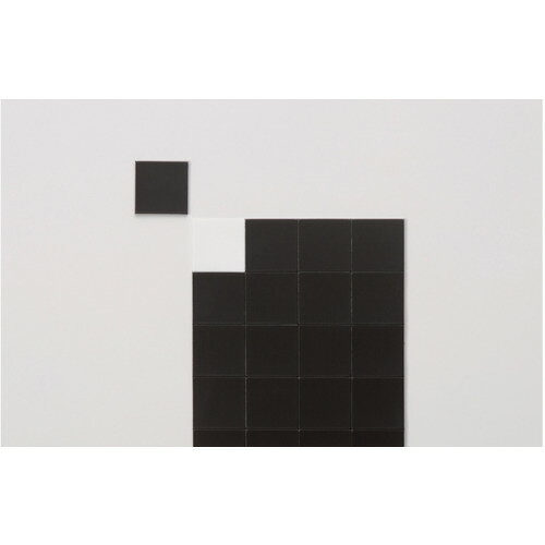 【品番】MSWFPC-12【メーカー】（株）マグエックス【JAN】4535627101862【販売単位】1シート※掲載画像は代表画像です。シリーズ共通の画像を使用している場合があり、お届けは商品名に記載の型番・数量となります。■特長表面が粘着テープ貼り、裏面がマグネットシートです。強力異方性のマグネットです。掲示物・POP・小物の裏に貼って、スチール面に付けられます。ハーフカットタイプなので、簡単に切り離せます■用途工具やクリップボードやサインの掲示に■仕様タイプ:粘着付1片サイズ(mm):25×25ブランド名:マグエックス（（株）マグエックス）長さ(mm):300厚さ(mm):1.2製造国:日本幅(mm):100色:ブラック該当:RoHS21シート:48片付き　※1片耐荷重：約120gf規格:1片あたりの耐荷重　約120gf関連商品マグエックスマグネット粘着付シート強力タイプ MSWFP-1030...マグエックス超強力マグネットシートゼロスリップ粘着付カットタイプ MH...マグエックス超強力マグネットテープゼロスリップ粘着付幅15mm MHG...980円1,390円790円マグエックスマグネットラベル2L8枚入り MNAME-2L...KOKUYOマグネットシート（カラー）白マク−300W 5041244...マグエックスぴたえもんA4マット強力5枚入り MSPZ-03-A4...810円1,260円1,600円TRUSCOマグネットシート艶無200X300赤 MS-N2-R...TRUSCOマグネットシート艶無200X300白 MS-N2-W...TRUSCOマグネットシート艶無100X300赤 MS-N1-R...1,600円1,450円1,430円TRUSCOマグネットシート艶無200X300青 MS-N2-B...TRUSCOマグネットシート艶無200X300黄 MS-N2-Y...KOKUYOマグネットシートホワイトボードタイプ白マク−310W 51...1,600円1,600円1,590円