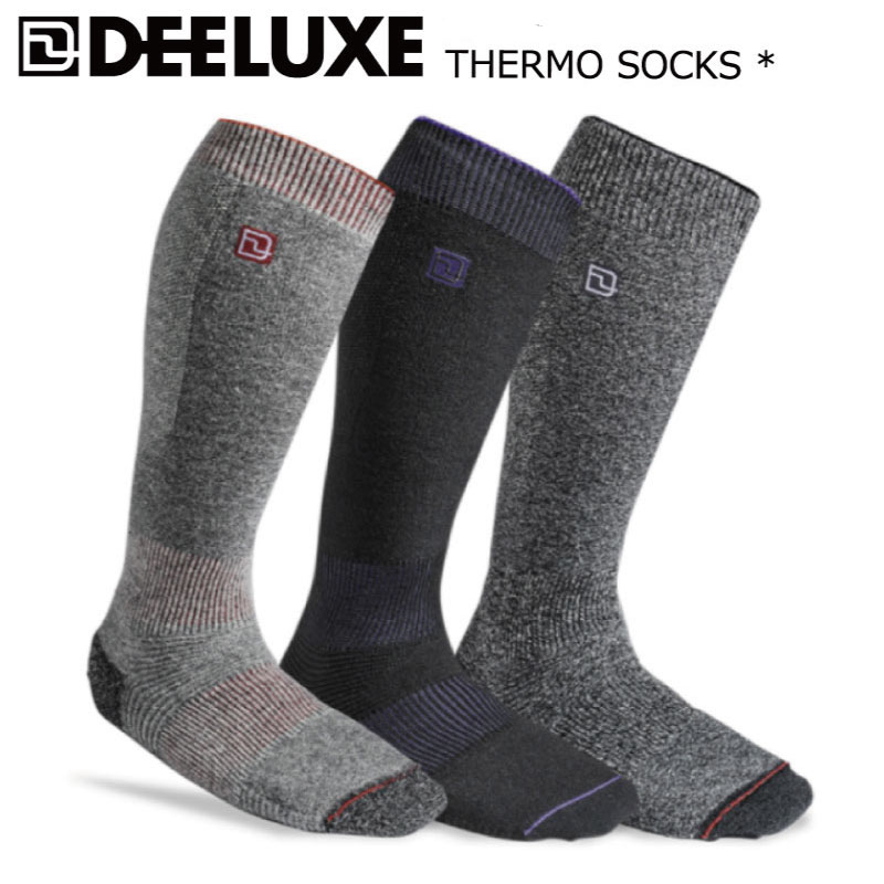 ●ブランド：DEELUXE ディーラックス ●商品名：THERMO SOCKS * 最高級メリノウールを70％配合し、より暖かく生まれ変わった。 コストパフォーマンスがとても良い人気モデル。 ・暖かくてムレないメリノウール 消臭・保温性・吸湿性に優れたメリノウールを使用。繊維が細いソフトな肌触りに暖かく蒸れない。 ・嫌な臭いをシャットアウト アンモニアガスなど3大臭気を97%除去する消臭機能を持つ天然素材を使用　 ・はき心地を追求したシームレス つま先の縫い目を外側にし、ブーツの中で「縫い目が当たる」つま先へのストレスを最小限に。 サイズ S(21.5-24.5) M(24.5-26.5) L(26.5-28.5） 当店は正規販売店です。 【ご確認下さい】 カタログ及びサンプル画像と細部が予期なく変更になる場合がございます。 発売予定後、生産中止になる場合が稀にありますのでご了承ください。 ----------ご注意---------- ご注文後の返品・キャンセル・交換は一切受け付けておりませんので、予めご了承下さい。 モニターによって色の見え方が実物と異なる場合がございます。 他店舗でも販売しておりますので、タイミング悪く売り違える場合がございますのでご了承下さい。 在庫には展示販売品も含まれている場合があります。気になる方はお問い合わせ下さい。 送料無料で送付先が北海道・離島の場合は500円、沖縄の場合は1,000円の別途送料を加算させて頂きますのでご了承下さいますようお願い申し上げます。（税別） 注文時は送料無料となりますが訂正し改めてメールでご案内となりますのでご注意下さい。 メーカー希望小売価格はメーカーカタログに基づいて掲載しています