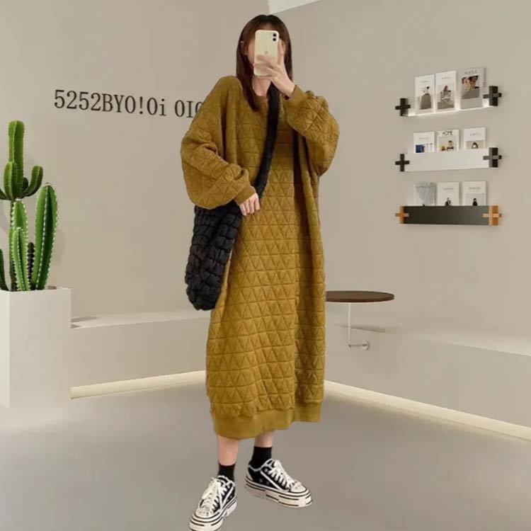 中綿入り ロングワンピース キルティングワンピース ワンピース キルト ロング丈 クルーネック ロングワンピース 厚手 体型カバー ゆったり 大きいサイズ 秋 冬 春 あったか 冬服 ミモレワンピース マキシ丈 防寒 長袖