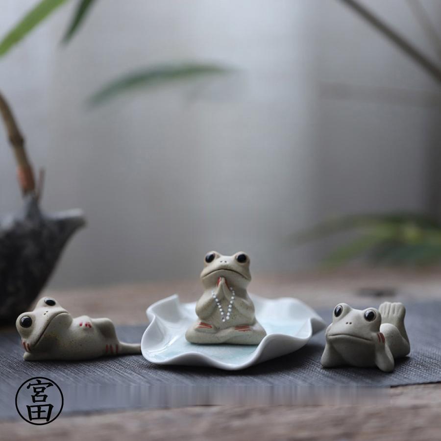 乐天商城 - カエルの置物 陶器 招福 動物 雑貨 蛙 新年 置物 インテリア オブジェ 縁起物リビングの装飾 退職 プチギフト お歳暮 お年賀 ギフト 誕生日 結婚祝い