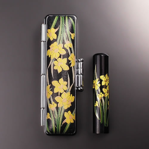 【送料無料】黒水牛現代蒔絵の個人印鑑セット/四季花/すいせん/12mm 個人いんかん はんこ ハンコ 判子 就職祝い ギフト 祝い プレゼント 贈りもの 女性 ...