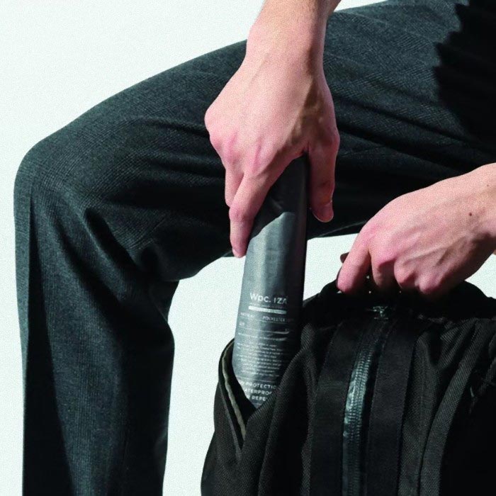 Rakuten - 完全遮光 スリム 日傘 IZA LIGHT＆SLIM 無地 53cm 黒 遮熱 ブラック シンプル ユニセックス 晴雨兼用