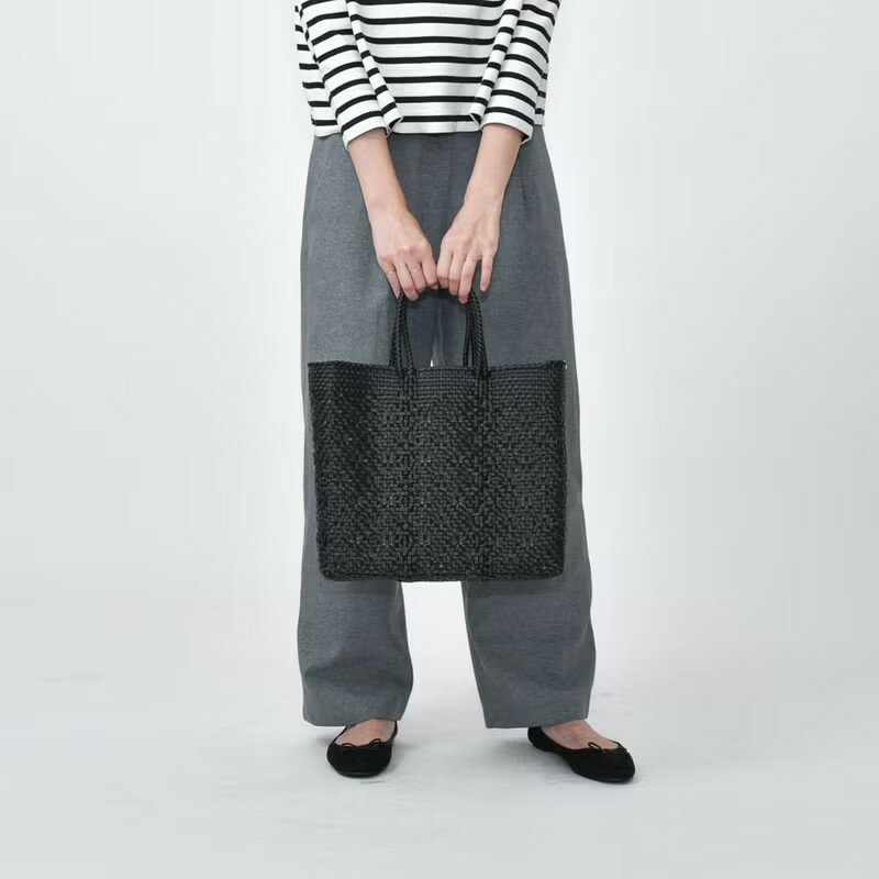 Rakuten - メルカド バッグ レトラ Sサイズ ROMBO ブラック ロンボ Letra チャーム付き かごバッグ