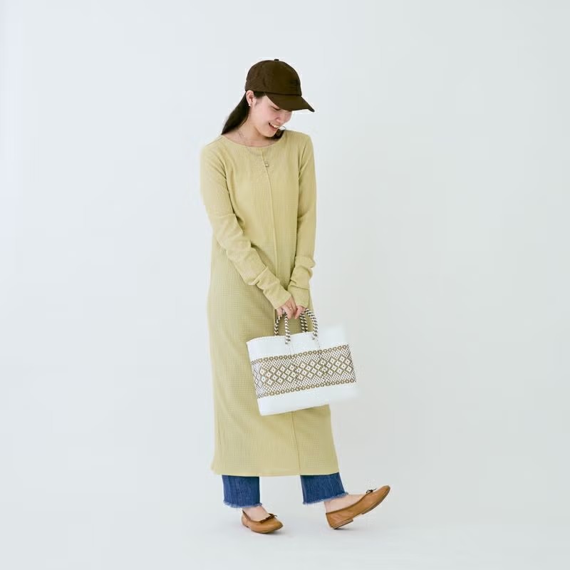 Rakuten - メルカド バッグ レトラ 横長Sサイズ ミモザ ホワイト x ゴールド MIMOSA SHORT Letra チャーム付き かごバッグ