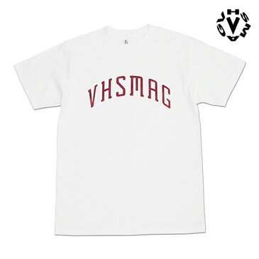 【VHS MAG】DROP OUT COLLEGE TEE カラー：white ブイエッチエスマグ ティーシャツ 半袖 スケートボード スケボー SKATEBOARD