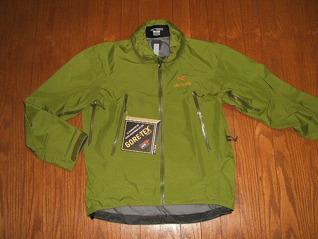 ARC'TERYX(アークテリクス) BETA LT JACKET JALAPENO Sサイズのサムネイル