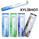 ◇ABOUT ITEM◇ XYLiSHOT キシリショット 充電やリキッド補充の必要がない、手軽な使い切りタイプの電子べイプに虫歯の発生や進行を防ぎ、歯を固くする効果のあるキシリトールを配合した今までにない商品です。火を使わないため火災の恐れがなく、また灰や嫌な煙・副流煙も出ないので周囲の方への影響もございません。 ◇ITEM DATA◇ XYLiSHOT キシリショット 商品名 XYLiSHOT キシリショット アイテム 電子タバコ サ イ ズ H86mm x 9mm x 9mm 内　　容 1本入り（約250回吸引可能） リチウムポリマー電池内蔵 蒸気が出なくなるまでご使用いただけます フレーバー Cooling Shot（クーリングショット） lce Melon Shot（アイスメロンショット） lce Blueberry shot（アイスブルーベリーショット） Latte Shot（ラテショット） 主成分 食品添加物のPG（プロピレングリコール）とVG（植物性グリセリン） 品質保証 ISO9001 管理番号 semn sewn itses ◇注意事項◇ ※XYLiSHOTは医療機器ではないため、 虫歯の予防や口臭の改善に効果を得るための物ではありません。 ※高温多湿（38度以上）になるような場所、直射日光の当たる場所、暖房器具など熱源の近く、炎天下の車内などでの保管はしないで下さい。液漏れ、発熱、性能低下などの原因になります。 ※強い力や衝撃を与えたり、分解・改造をしないでください。 ※下記の公共施設などではご使用にならないでください ・喫煙が禁止されている路上や場所 ・駅・空港・病院内の公共施設 ・ほかの方に迷惑をかける混雑した場所 ※未成年者の使用は固くお断りします。 （未成年者への販売はいたしておりません。） ※妊娠中の方は、ご使用をお控えください。 （掛かりつけの医師にご相談ください。） ※廃棄の際は、各地方自治体の廃棄区分に従ってください ※商品の衛生上、返品・交換をお断りしております。ご了承の上ご購入ください。使い方は簡単!!キャップを外して「吸うだけ!!」 「XYLiSHOT」（キシリショット）とは、電子ベイプの一種です。タバコや加熱式タバコとは違い、「ニコチンなし・タールなし・副流煙被害なし」の優れものでミントやフルーツなどの爽快感・清潔感のある香りがする新しいタイプの商品です。充電やリキッド補充などの必要がなく、購入したらすぐにそのまま吸える使い切りタイプです。安心性に加え、使い切りという便利さと手軽さ、そしてスタイリッシュなデザインで注目のアイテムです。 今までタバコを吸っていた方は、節煙・健康のためにもキシリショットを使ってみませんか？ 勿論、タバコを吸わない方にも安心安全に楽しんで頂けます。 吸引した際に出てくるのが水蒸気なので、タバコのように嫌な煙や灰が出ず、火を使わないので火傷や火事などの恐れもないのが電子ベイプのとても大きな特徴です。また、運転中などタバコに火をつける際に下を向き、前方不注意になるケースが多々あります。そのような際にも使い切り電子ベイプのメリットを感じることができると思います。一般的な電子ベイプは本格的なタバコと比べると、煙（水蒸気）の量や味わいの深さなどには少し物足りなさを感じるのも事実ですが、口の寂しさを紛らわす節煙グッズとしてオススメの商品です。 ◇FLAVOR◇ ◇About BRAND◇ 充電やリキッド補充の必要がない、手軽な使い切りタイプの電子べイプに虫歯の発生や進行を防ぎ、歯を固くする効果のあるキシリトールを配合した今までにない商品です。ニコチン・タールが入っておりませんので中毒性もなく、一服（2秒間）で約250回吸引できます。火を使わないため火災の恐れがなく、また灰や嫌な煙・副流煙も出ないので周囲の方への影響もございません。 ▲2本セットはこちら