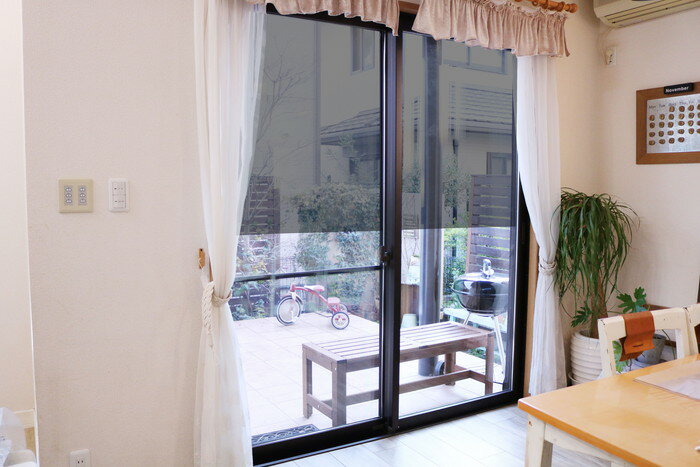 【法人・個人事業主様限定】 窓貼りシート 省エネタイプ 92cm丈×180cm巻 | 日差し対策 フィルム 窓ガラスフィルム 遮熱フィルム 窓ガラス シート 省エネ 節電 暑さ対策 紫外線カット 紫外線カットシート 遮熱 窓 UVカット 遮熱シート 窓シート 窓フィルム ガラスフィルム