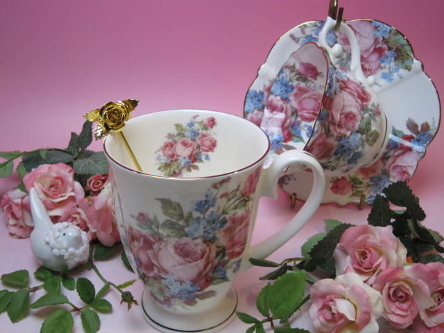 ブーケフローラルマグカップ　ブルー【薔薇雑貨食器　ローズ雑貨　姫系小物　ヴィクトリアン】【ロココ】【妖精　フェアリー　妖精雑貨　フェアリー雑貨】【天使　エンジェル　天使雑貨　エンジェル雑貨】【薔薇　ばら　バラ】の商品画像 2