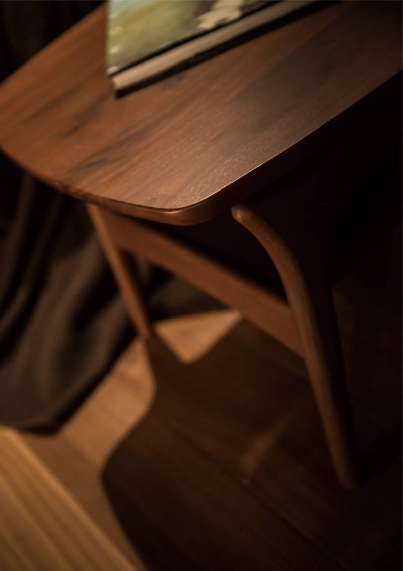 リビングテーブル 冨士ファニチア ウォールナット 北欧 Aura 幅120 T04590M コーヒーテーブル ブランド デザイナーズ 収納家具 インテリア家具 リビング収納 木目調 空間演出 インテリア性 便利 シンプルデザイン 幅広タイプ 省スペース 北欧デザイン おしゃれ [3]