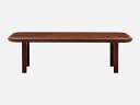 リビングテーブルT04660 YW1050・D550・H350木部:ウォールナット厚い天板に、中央寄りに配置された細い脚。それは、重厚な木材が浮いているように感じられます。ボリューム感のあるソファにとてもよく馴染むテーブルです。design by&nbsp;Mikiya KobayashiFUJI FURNITURE私たちは何を作り出し、何を残すことができるのか。いい家具とは何か。良い暮らしとは何か。1959年の創業以来、常に時代に問いながら、真摯に家具に向き合い、ひたむきに家具を作り続けてきました。触れてみたくなるような美しさ、使うことで感じられる機能性、他には想像しえないような発想といきすぎない意外性。それらは、家具を作り続けることによって培われてきた様々な経験と、私たちの家具を使ってくださるお客様の喜びによって育まれてきました。木に対するこだわりと新しい素材への探求心。そして、近代的な機械設備にしか辿り着けない造形美と人の手仕事でしか伝わらない感触。私たちは家具を通して作り手と使い手の思いが繋がれるようなもの作りを目指し、みなさまの日常に安らぎと幸せを感じられるようなものを作り続けます。fuji−furniture．jp■状態【新品】 ■配送&nbsp;送料無料（配送先が北海道・沖縄・離島等の特定地域に該当されるお客様は別途お見積もりとさせていただきます）&nbsp;搬入・開梱設置・廃材処理（商品の梱包材の回収）付きです※ 大型商品ですので、必ず事前に搬入が可能であるか確認をお願いします&nbsp;&nbsp;&nbsp; 集合住宅などで階段上げが必要な場合や、狭い通路等の特殊な搬入経路が原因で通常の搬入が困難な場合、 別途オプション料金の発生、もしくは配送不可となる可能性がございます■商品について&nbsp;受注生産品：通常納期約1ヶ月半。納期は時期により変動しますので、お急ぎの方はご注文前にお問い合わせください。ご注文後のキャンセルは承り兼ねますのでご注意ください。&nbsp;商品画像は、モニターの設定や照明、また撮影時の設置環境などの環境により、画像と実物の色味が異なる場合がございます。また、天然木を使用しておりますので、木目・色味は商品ごとに異なります。予めご了承ください。&nbsp;