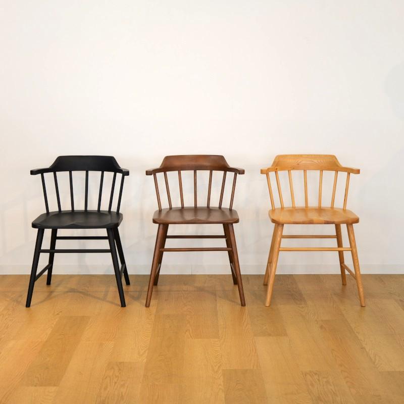 ダイニングチェア チェア イス 木製 無垢材 天然木 ナチュラル 北欧 おしゃれ ウィンザーチェア チェアー 肘付き ハーフアーム 背もたれ付き 板座 アンティーク風 カントリー シンプル 木の椅子 木目調 空間演出 インテリア性 便利 シンプルデザイン 北欧デザイン 省スペース