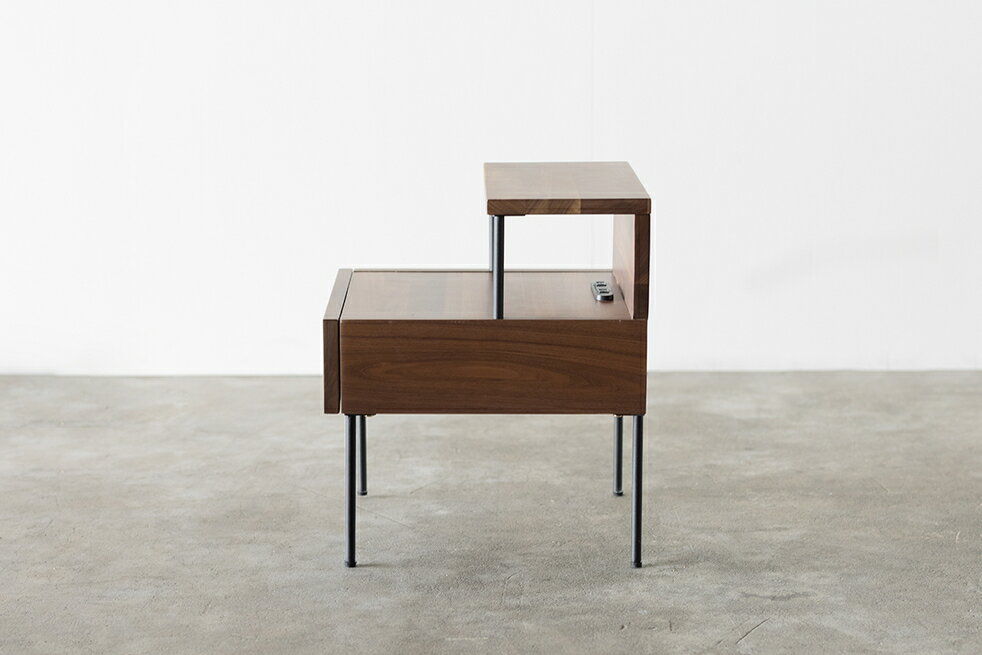 サイドテーブル おしゃれ 北欧 ウォールナット オーク 収納 棚付き ラック 木製 ナイトテーブル 引出し付き コンセント 電源 [3]