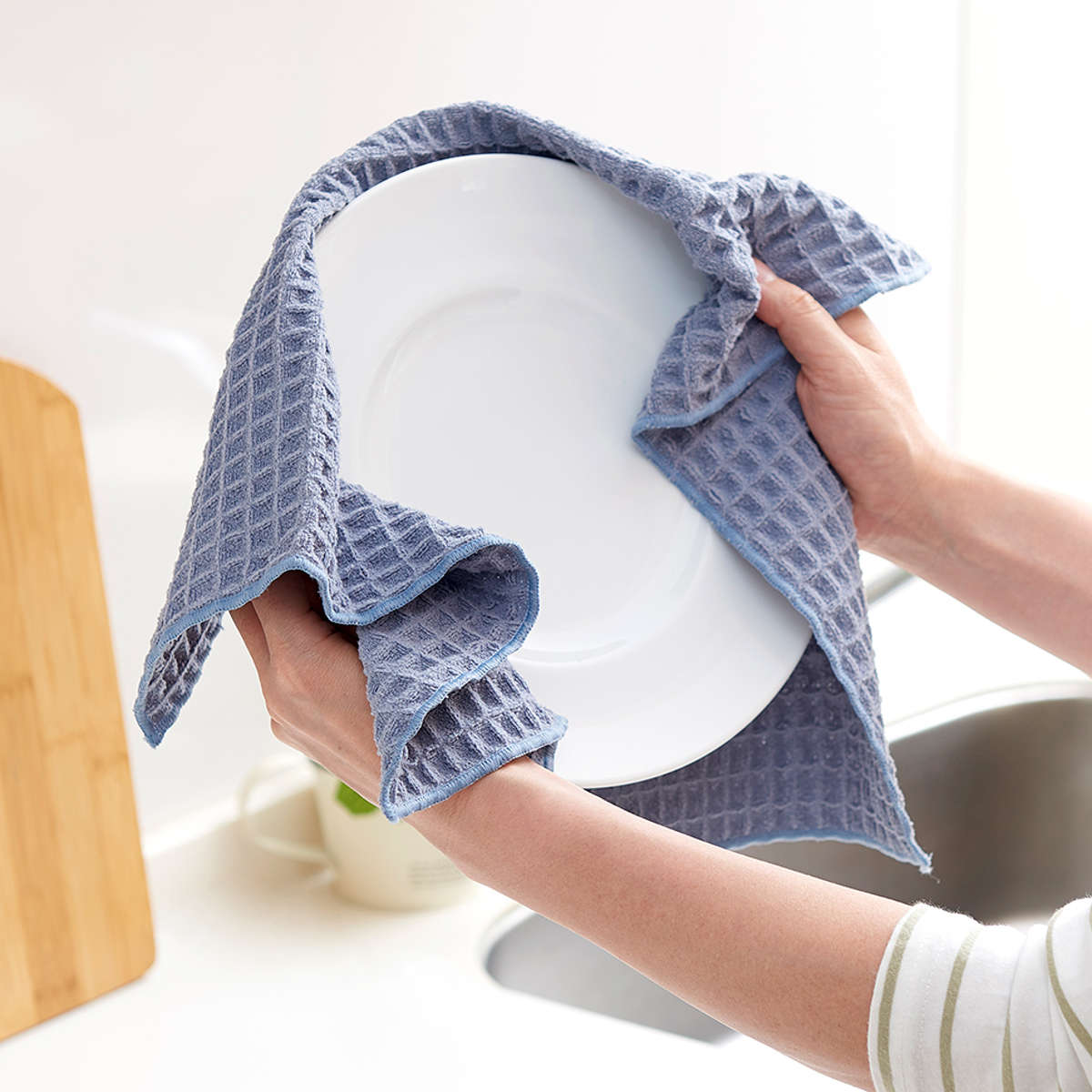 水切りマット 極細糸ミクロスターの速乾水切りマット 吸水 速乾 抗菌 （ ふきん クロス 吸水マット 布巾 フキン ディッシュクロス 日本製 長方形 大判 丈夫 水切り 食器乾燥 食器拭き 皿拭き 食器ふきん 台拭き ワッフル生地 ）【39ショップ】