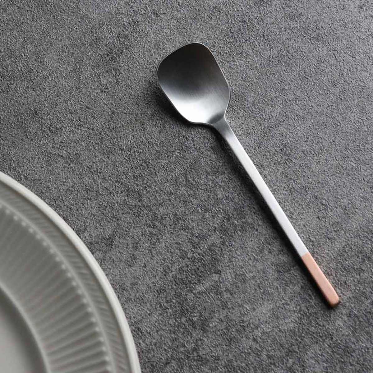 工房アイザワ 純銅洋食器 クリームスプーン 銀仕上 （ aizawa 日本製 純銅 スプーン カトラリー 燕三条 アイスクリームスプーン アイス用スプーン アイス ゼリー プリン 洋食器 アイザワ 銅 美しい 高級感 高品質 シンプル ） 【39ショップ】のサムネイル