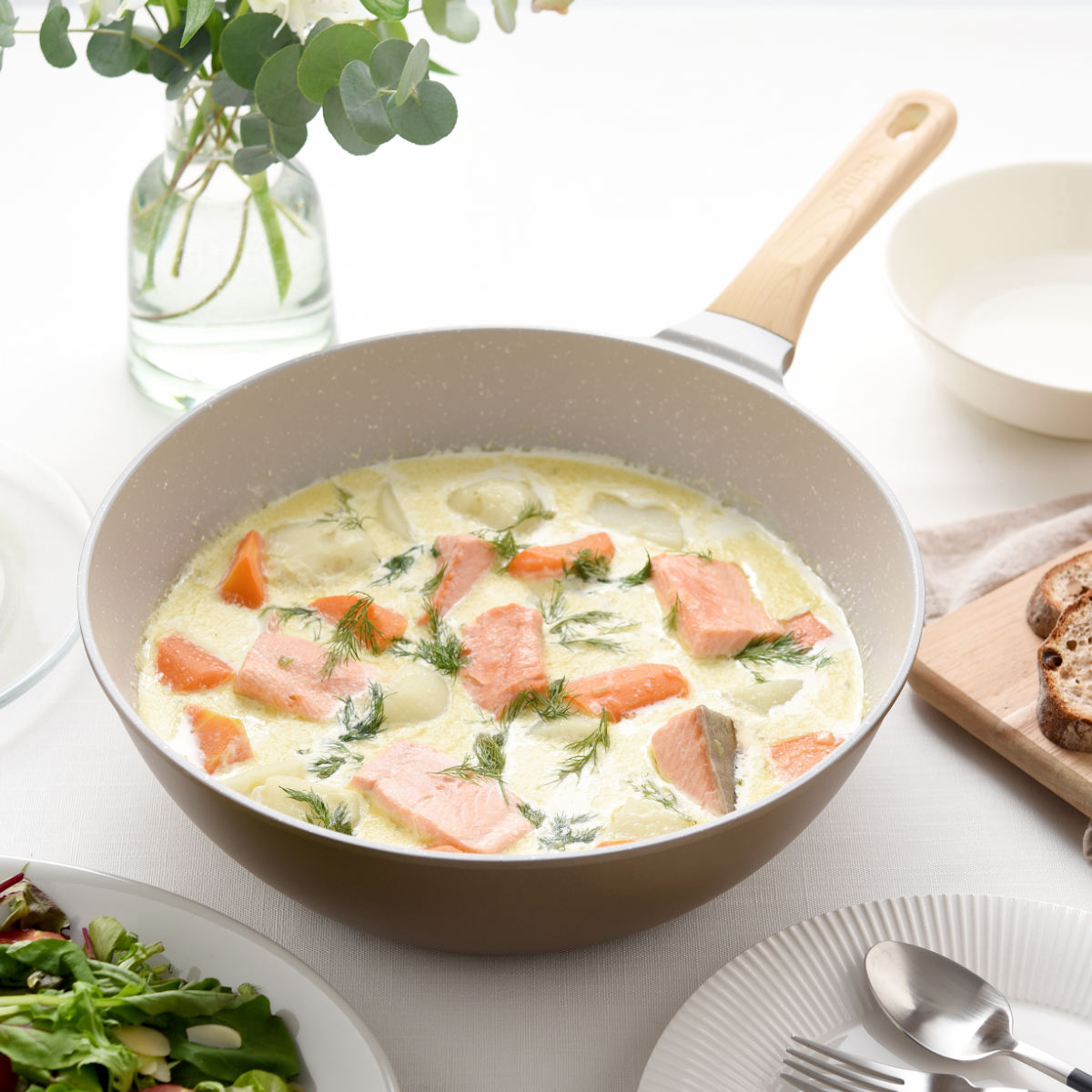 フライパン 28cm 深型 IH対応 軽量 フッ素加工 アーネストパン エア （ ガス火対応 炒め鍋 ふっ素加工 軽い 26センチ いため鍋 マーブルコート エンボス加工 アルミ製 北欧 おしゃれ ）【39ショップ】