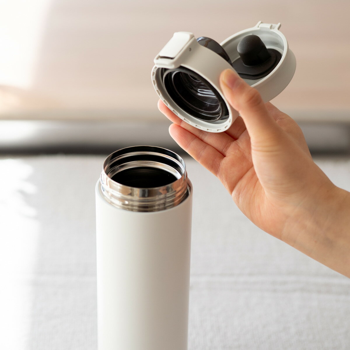 水筒 350ml パッキン一体栓 ステンレス ワンタッチ 真空断熱携帯タンブラー （ 直飲み 保温 保冷 ワンプッシュ ステンレスボトル 直のみ マグ ボトル マグボトル ダイレクトボトル 大人 子供 ） 【39ショップ】