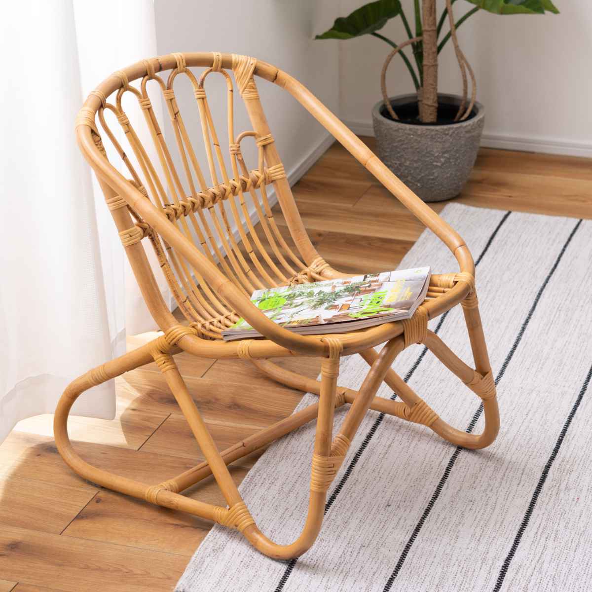 籐 ラタンチェア 軽量 座面高35cm 完成品 （ ラタン チェア 椅子 1人掛 ラタン製 リビングチェア 腰かけ アームチェア パーソナルチェア シンプル おしゃれ ） 【39ショップ】