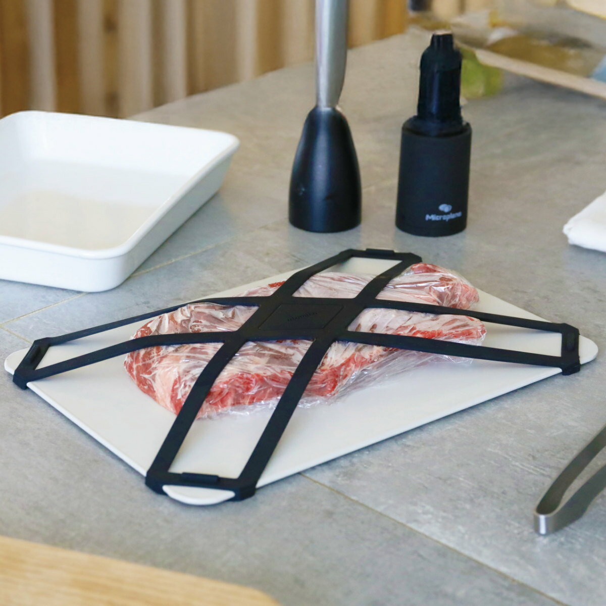 解凍プレート M アルミ製 atomico バンド付き （ アトミコ 解凍板 解凍ツール 急速解凍  ...