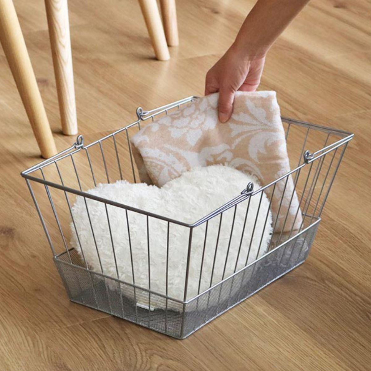 ワイヤーバスケット 持ち手付き 約 幅41×奥行29×高さ20cm ショッピングバスケット （ バスケット かご 収納 小物入れ 店内かご 買い物かご ワイヤー カゴ 卓上 小物収納 バスケット収納 卓上収納 ）【39ショップ】
