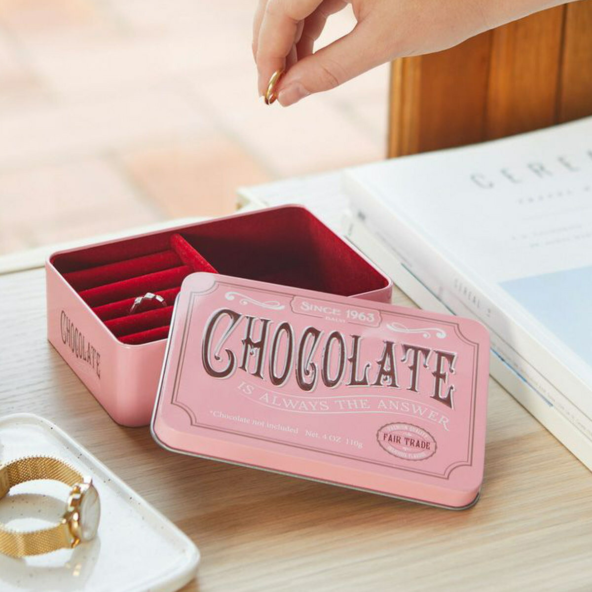 ジュエリーボックス balvi アクセサリーケース チョコレート お菓子 （ バルビ 収納 ジュエリー スウェード調 アクセサリーボックス ボックス 仕切り ピアス 指輪 リング イヤリング 腕時計 ネックレス おしゃれ レトロ ）【39ショップ】