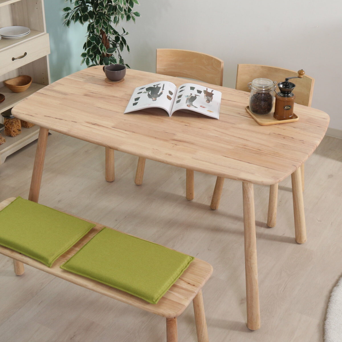 ダイニングテーブル 幅135cm 木製 天然木 ナチュラル 北欧 （ 4人掛け 長方形 シンプル モダン コンパ..