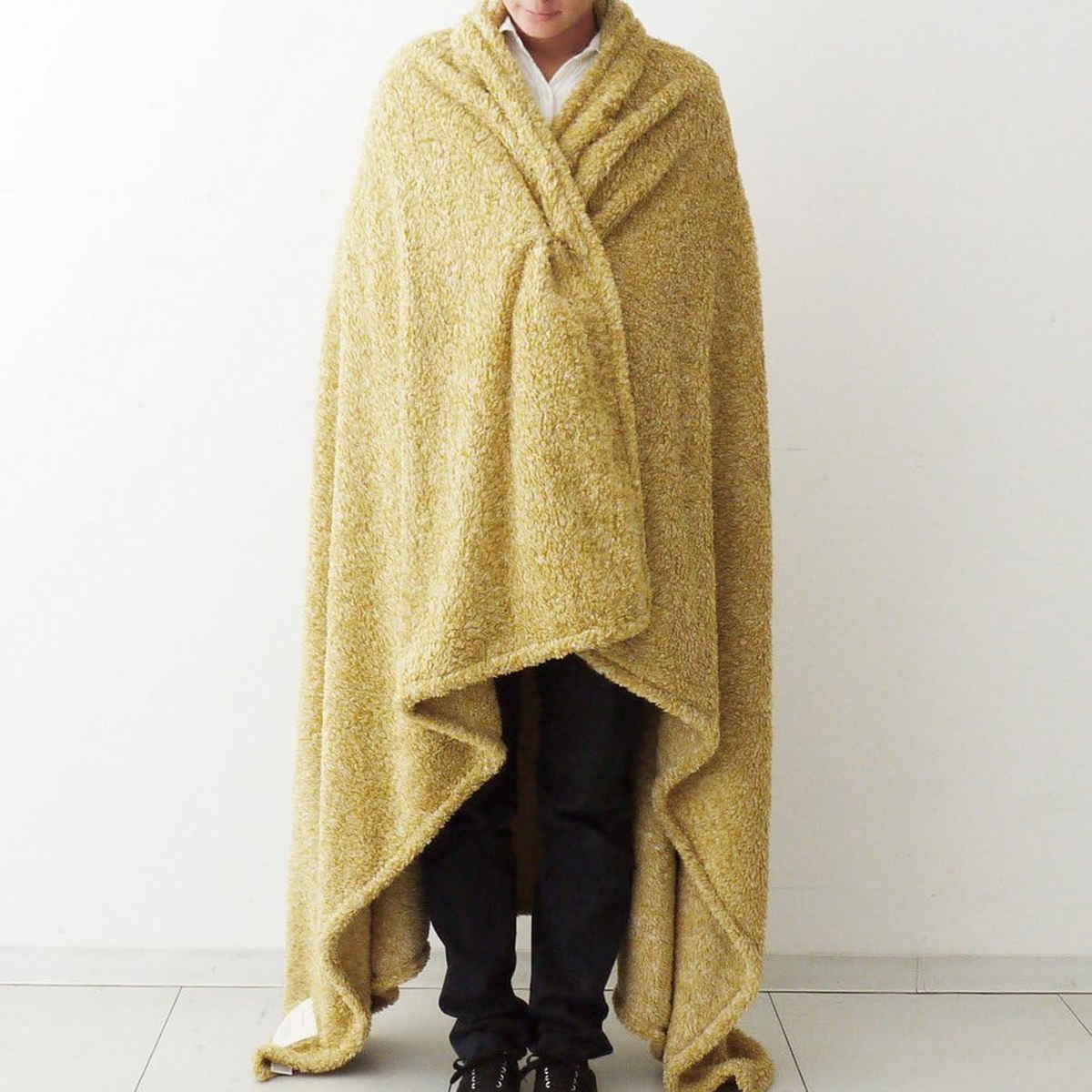 ビッグブランケット 140×200cm ポリエステル （ 大判 毛布 シングル 膝掛け 防寒 寒さ対策 大きめ 冷房対策 キャメル 無地 ）【39ショップ】