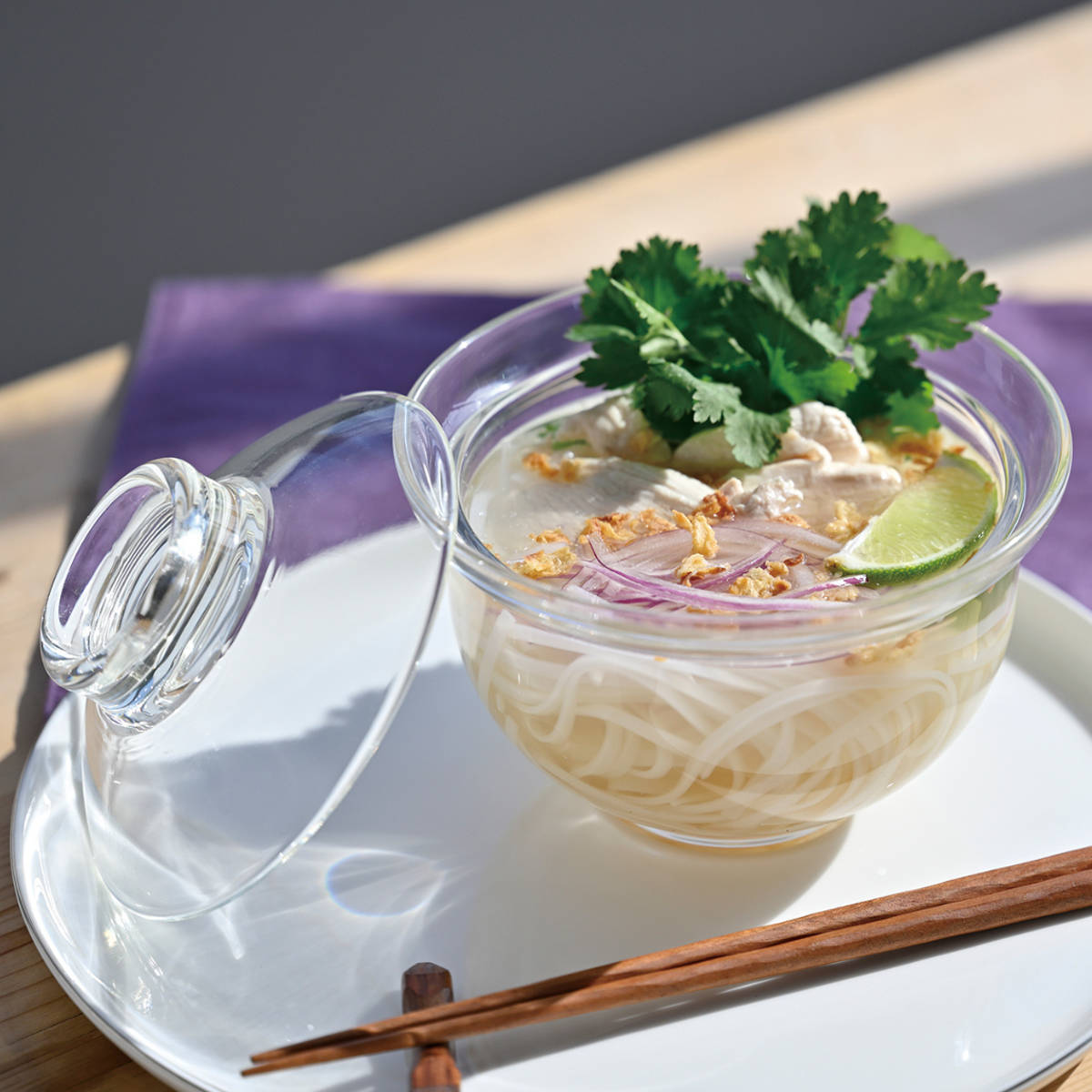 HARIO ハリオ 丼鉢 ガラスの丼鉢 ( ガラス 耐熱ガラス 日本製 電子レンジ対応 食洗機対応 丼物 丼 どんぶり 鉢 器 うつわ ボール ボウル 蓋付き おしゃれ シンプル )【39ショップ】