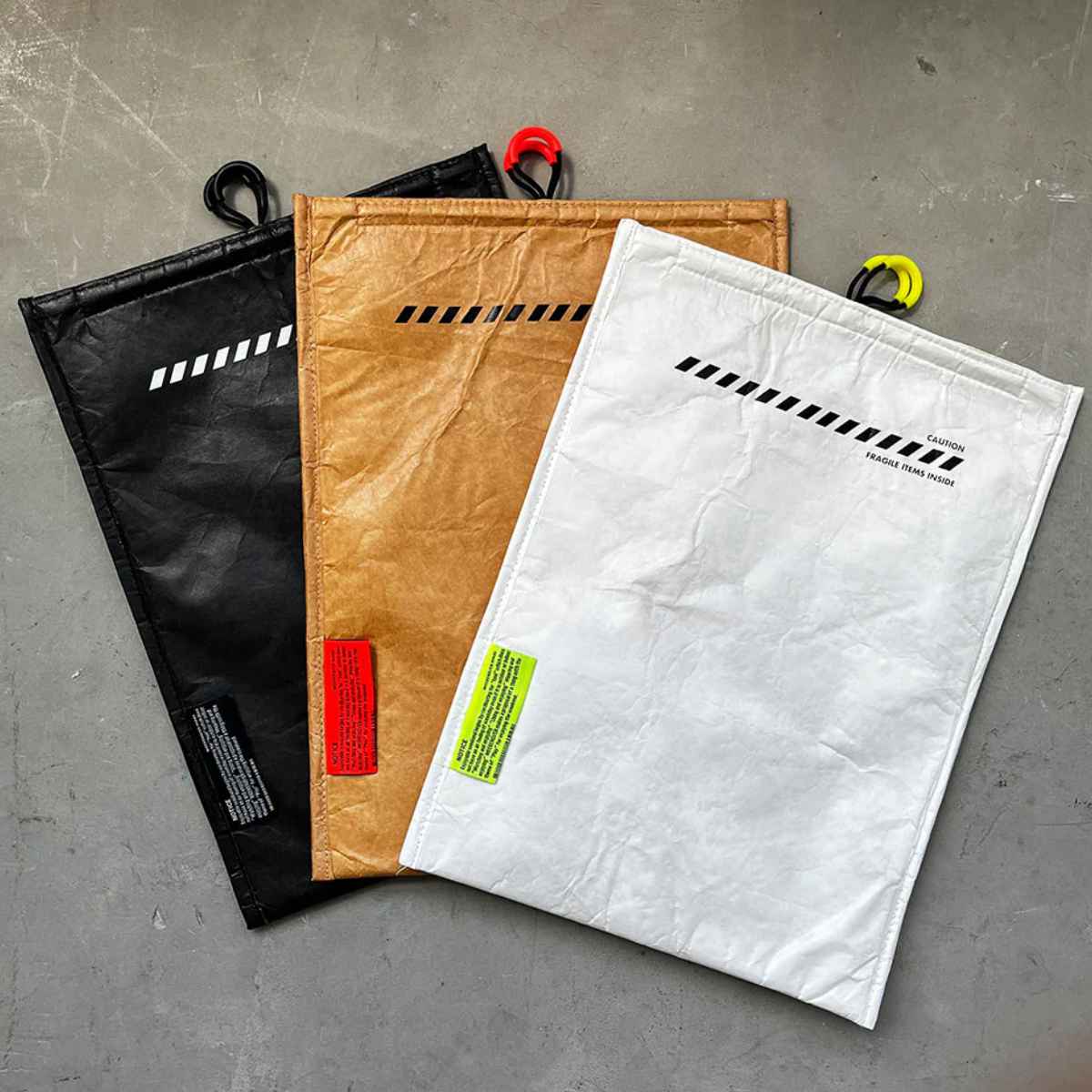 パソコンケース ポリエチレン 軽量 シンプル （ 14インチまで 縦型 パソコンバッグ PCバッグ コンパク..