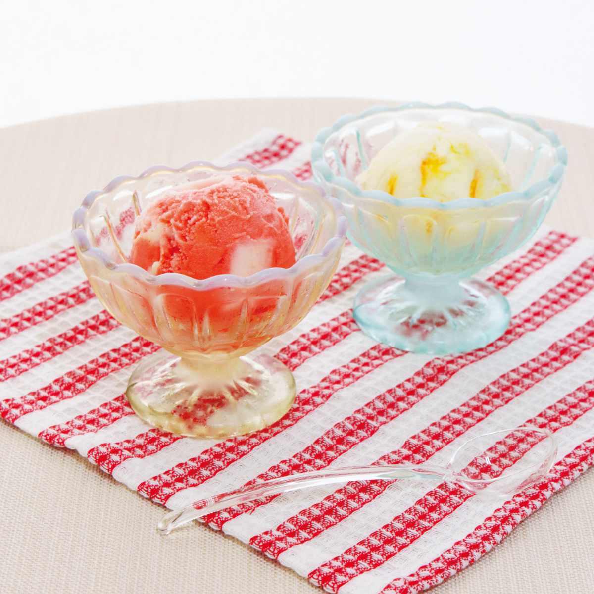 廣田硝子 丸 フラッペ 雪の花 単品 同色3個セット （ デザート 食器 うつわ 器 グラス ガラス 日本製 ブルー 古代色 脚付き 小鉢 おしゃれ かわいい レトロ デザートボウル パフェグラス アイスカップ プリンアラモード 花 ）【39ショップ】