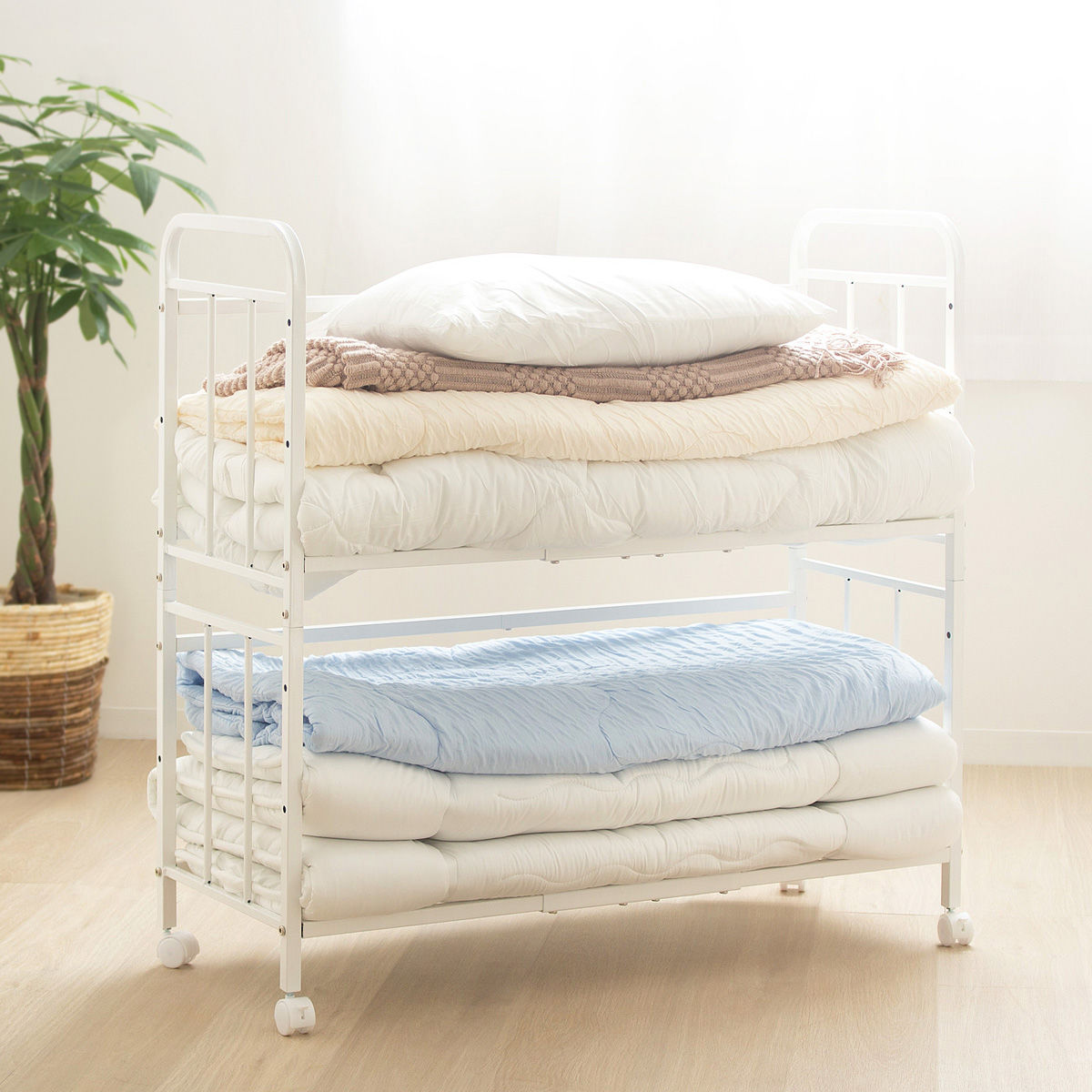 布団収納ラック 2段 スリムタイプ 奥行46cm （ 布団 シングル 収納 寝具 ラック 台 ワゴン キャスター付き 収納ラック 6段階 高さ調節 押し入れ クローゼット 通気性 棚 ふとん収納 白 ホワイト カビ 湿気 ニオイ 防止 収納ワゴン ）【39ショップ】