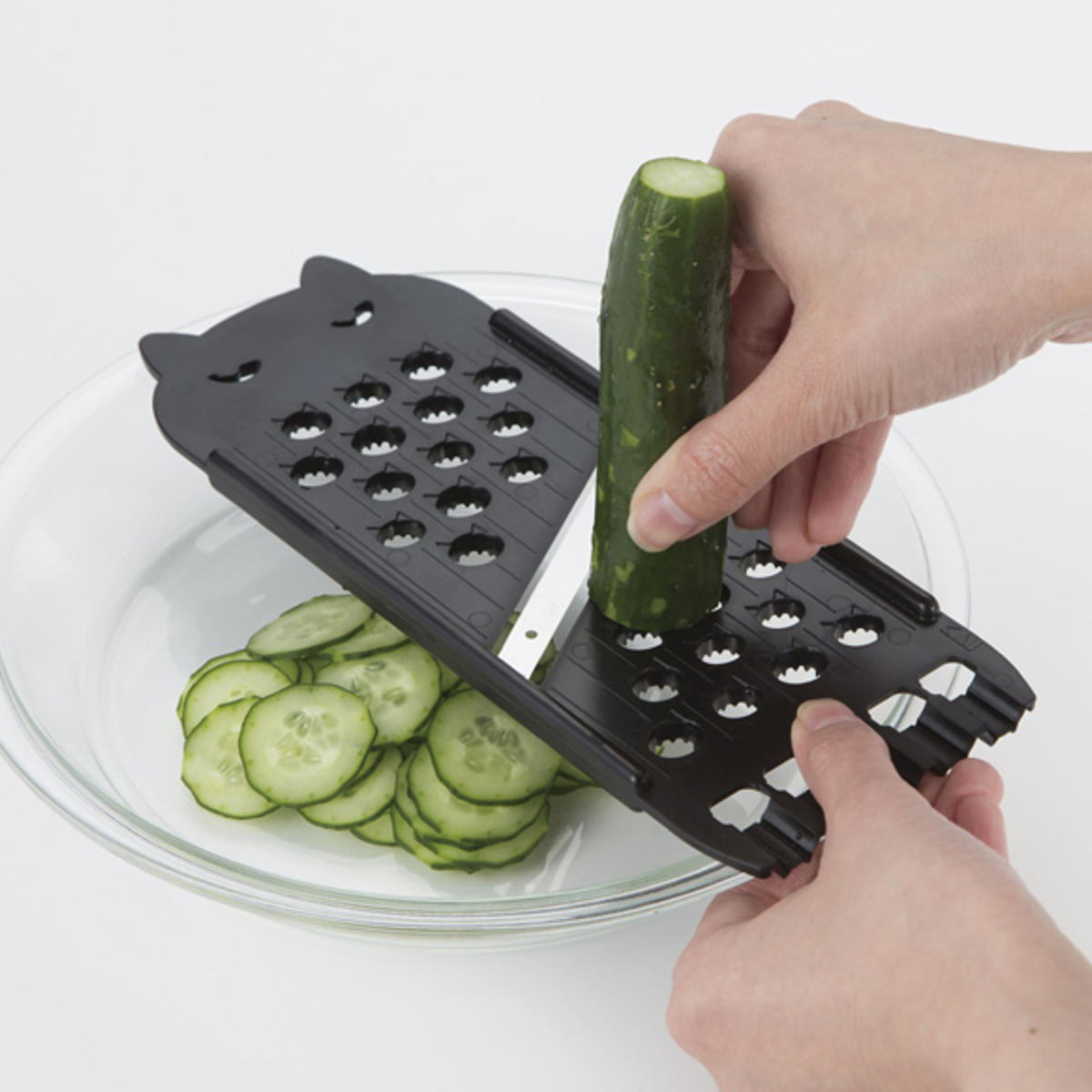 スライサー Nyammy ねこのスライサー 日本製 貝印 （ 野菜スライサー 大根おろし器 おろし金 飾り切り 猫 野菜調理器 1台3役 スライス 両刃 KAI ニャミー ねこ かわいい ） 【39ショップ】 interior-palette-10065551 インテリアパレット サンプル画像3