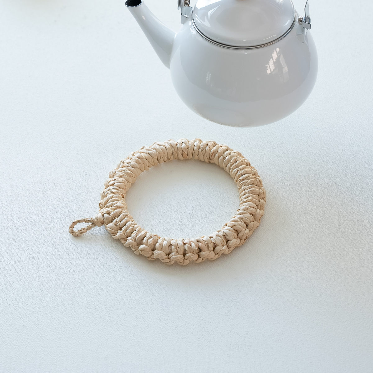 鍋敷き 釜鍋敷 中 直径18cm ( もろこし 鍋しき なべしき ドーナツ型 天然素材 ポットマット トリベット 円形 おしゃれ かわいい 釜敷き 釜しき 丸形...