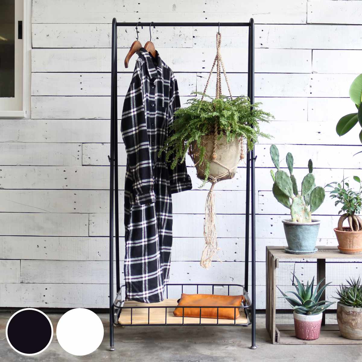 ハンガーラック カゴ付 スチールフレーム 約幅62cm （ 洋服掛け ハンガー掛け バッグ置き 小物置き 収納 バスケット ポールハンガー A型 コートハンガー コート掛け 玄関 ブラック ホワイト ） 【39ショップ】