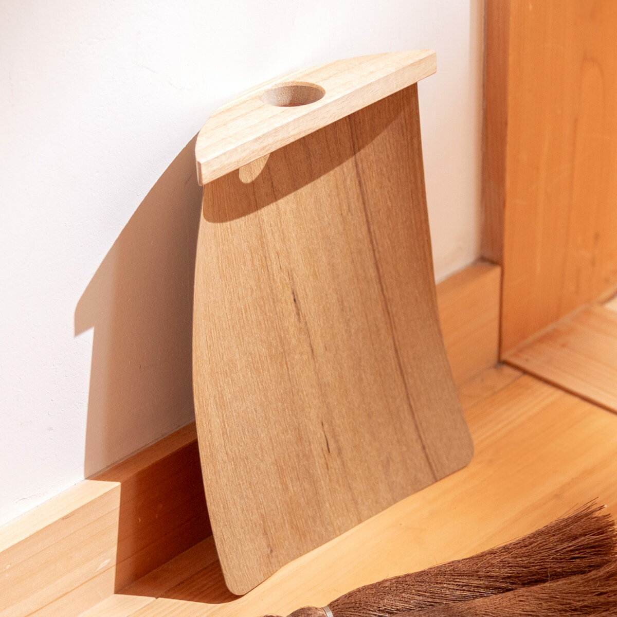 高田耕造商店 ちりとり 小サイズ 天然木ちりとり ( 木製 チリトリ 棕櫚ほうき 対応 天然木 コンパクト 幅17cm 奥行22cm 小さい 天然素材 塵取り ...