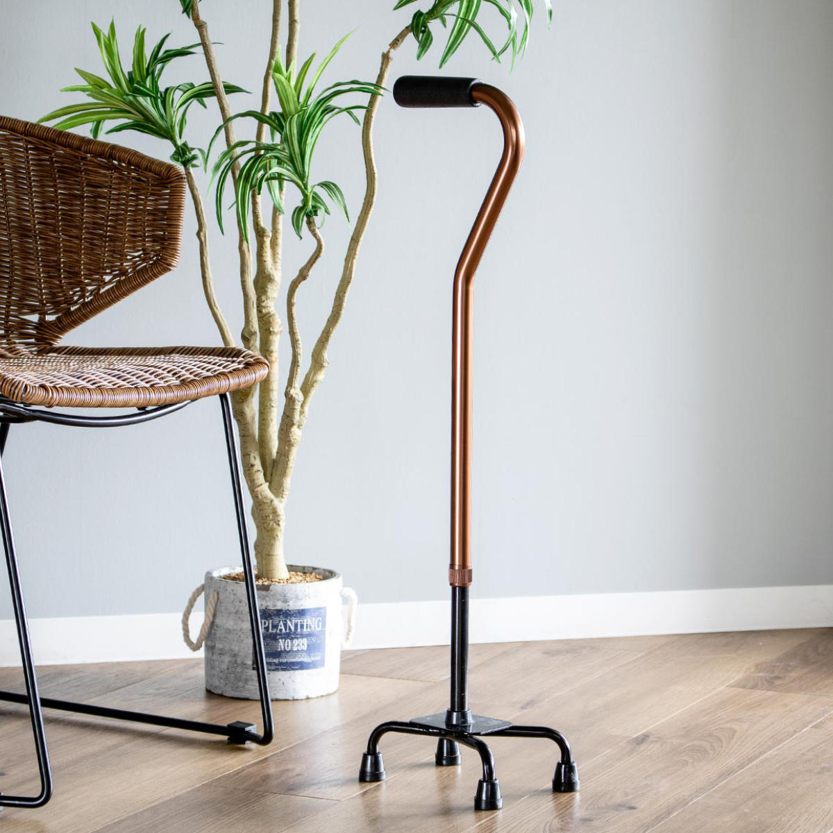 杖 4点杖 アルミ製 軽量 自立式 プレゼント 介護 非課税 ( 四点杖 10段階調節 伸縮杖 つえ ツエ 歩行 補助 リハビリ 女性 男性 4点 外出補助 歩...