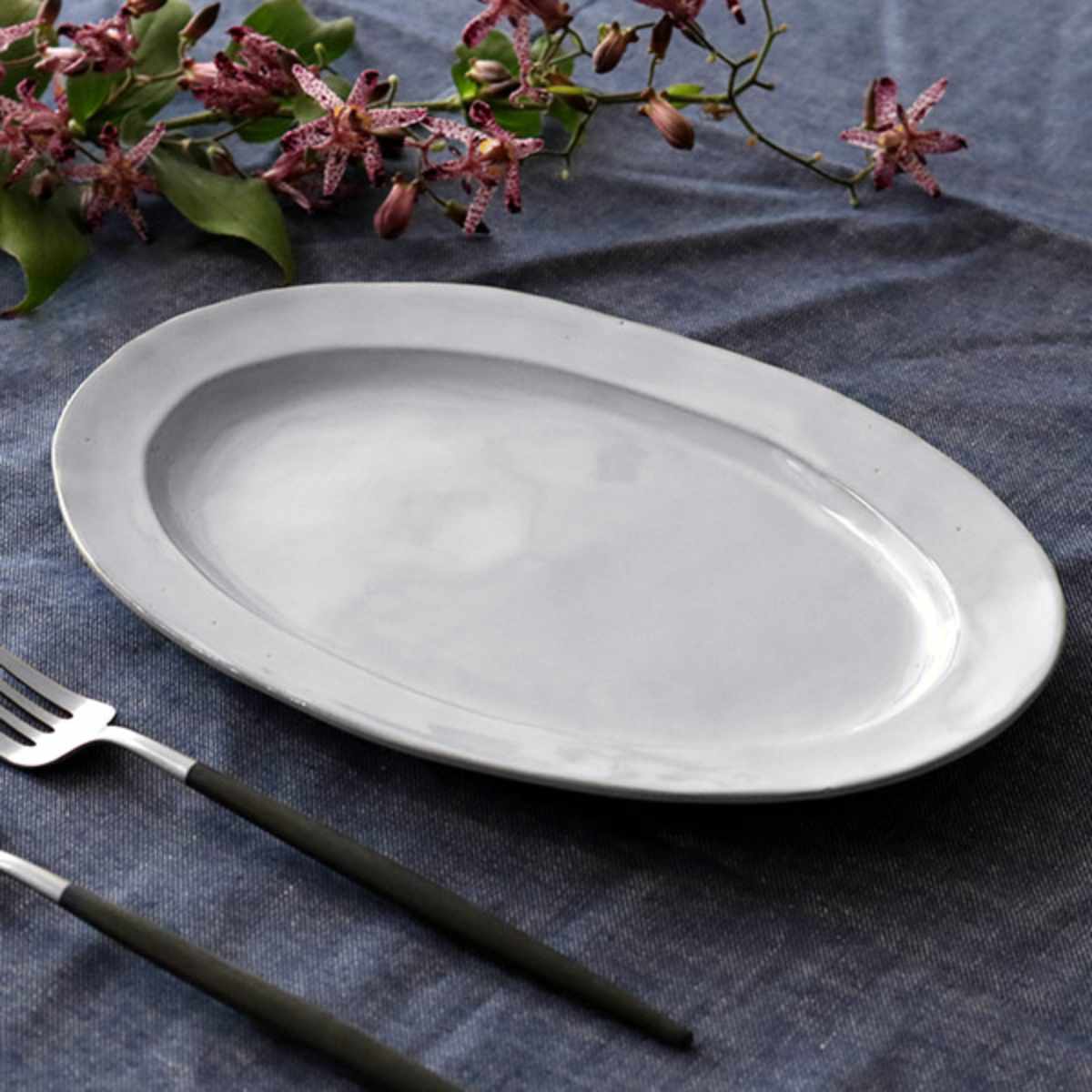 プレート 26cm オーバル Calin 皿 洋食器 陶器 日本製 （ お皿 電子レンジ対応 食洗機対応 大皿 リム皿 パスタ皿 メイン おかず おしゃれ 食器 グレー モノトーン ）【39ショップ】