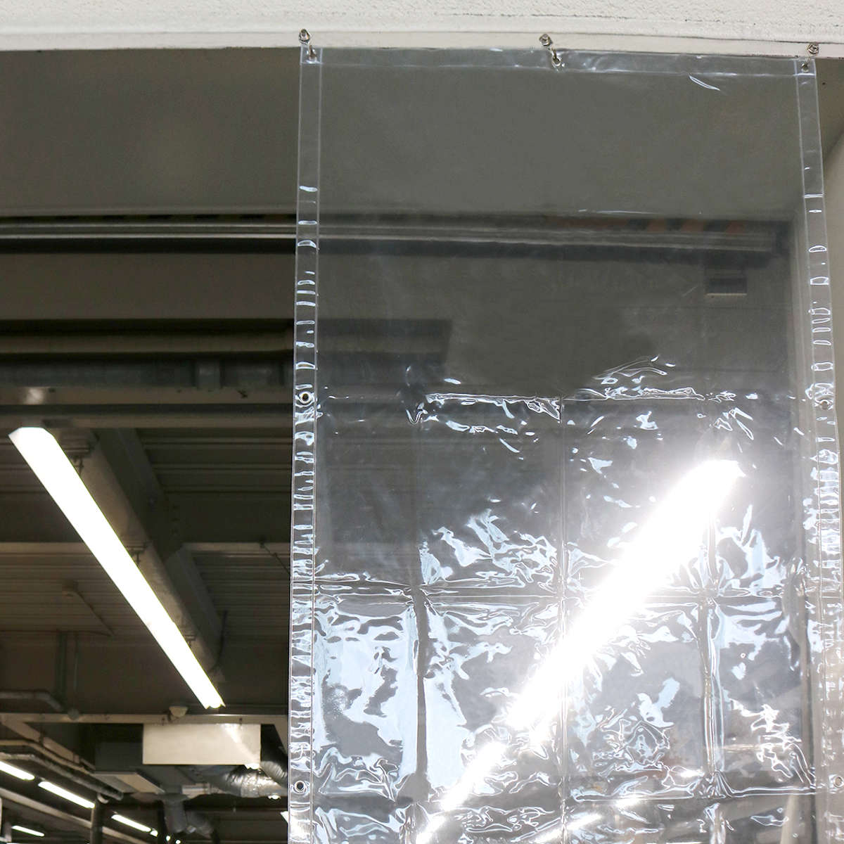 間仕切シート 遮熱 透明 間仕切りシート 90×180cm （ 間仕切り 1畳 遮熱カーテン UVカット 99％ 防水 カーテン 内外兼用 夏 冬 雨よけ 雪よけ 業務用 家庭用 窓 すきま風 日焼け防止 UV対策 紫外線カット 節電 冷房 暖房 ）【39ショップ】