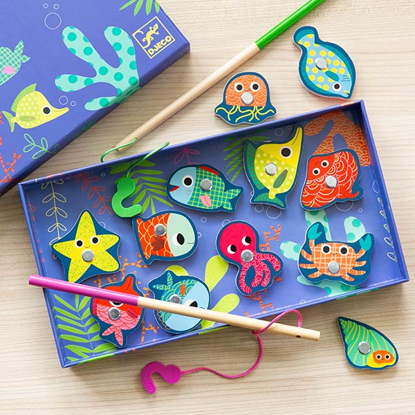 魚釣り おもちゃ カラーフィッシングゲーム 子供 マグネット 知育玩具 ジェコ （ DJECO 子ども 魚釣りゲーム キッズ 磁石 木製 玩具 木のおもちゃ フィッシング さかなつり 釣り ゲーム ） 【39ショップ】のサムネイル