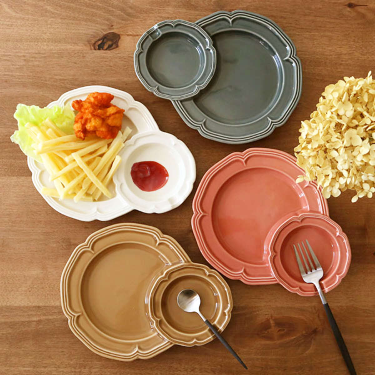 プレート ソレイユ ハイブリッド 皿 （ お皿 おしゃれ 磁 瀬戸焼 電子レンジ対応 食洗機対応 日本製 箸置き カトラリーレスト 仕切り 中皿 取り お花 花型 かわいい 食器 器 ）【39ショップ】