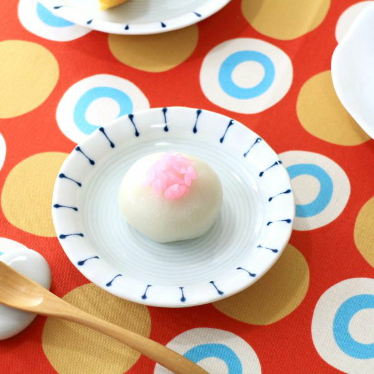 皿 渕十草 小皿 12cm （ 磁器 日本製 お皿 プレート 電子レンジ対応 食洗機対応 おしゃれ 食器 和モダン 取り皿 デザート皿 ）【39ショップ】