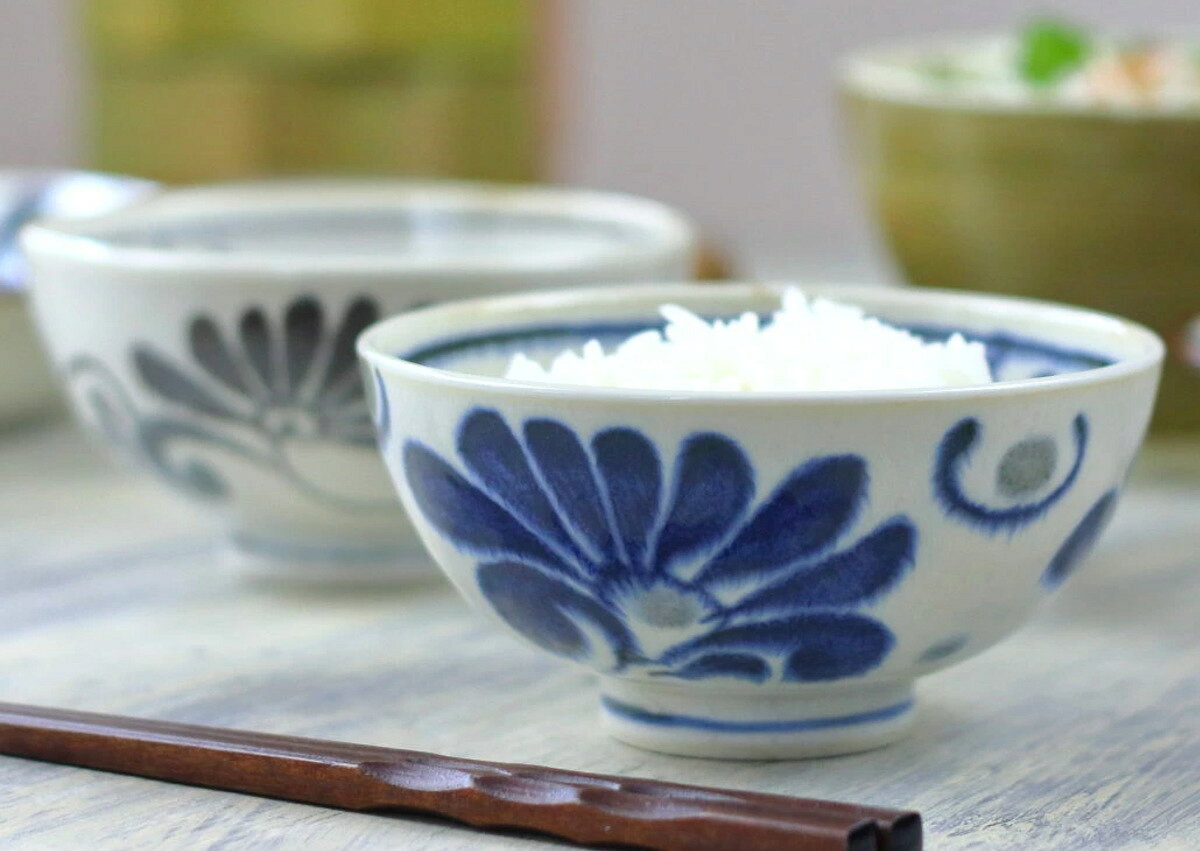 茶碗 琉球デイゴ 飯碗 （ 美濃焼 磁器 電子レンジ対応 食洗機対応 日本製 お茶碗 お茶わん ご飯 ごはん 食器 おしゃれ 和モダン レトロ 琉球 かわいい 花柄 ）【39ショップ】