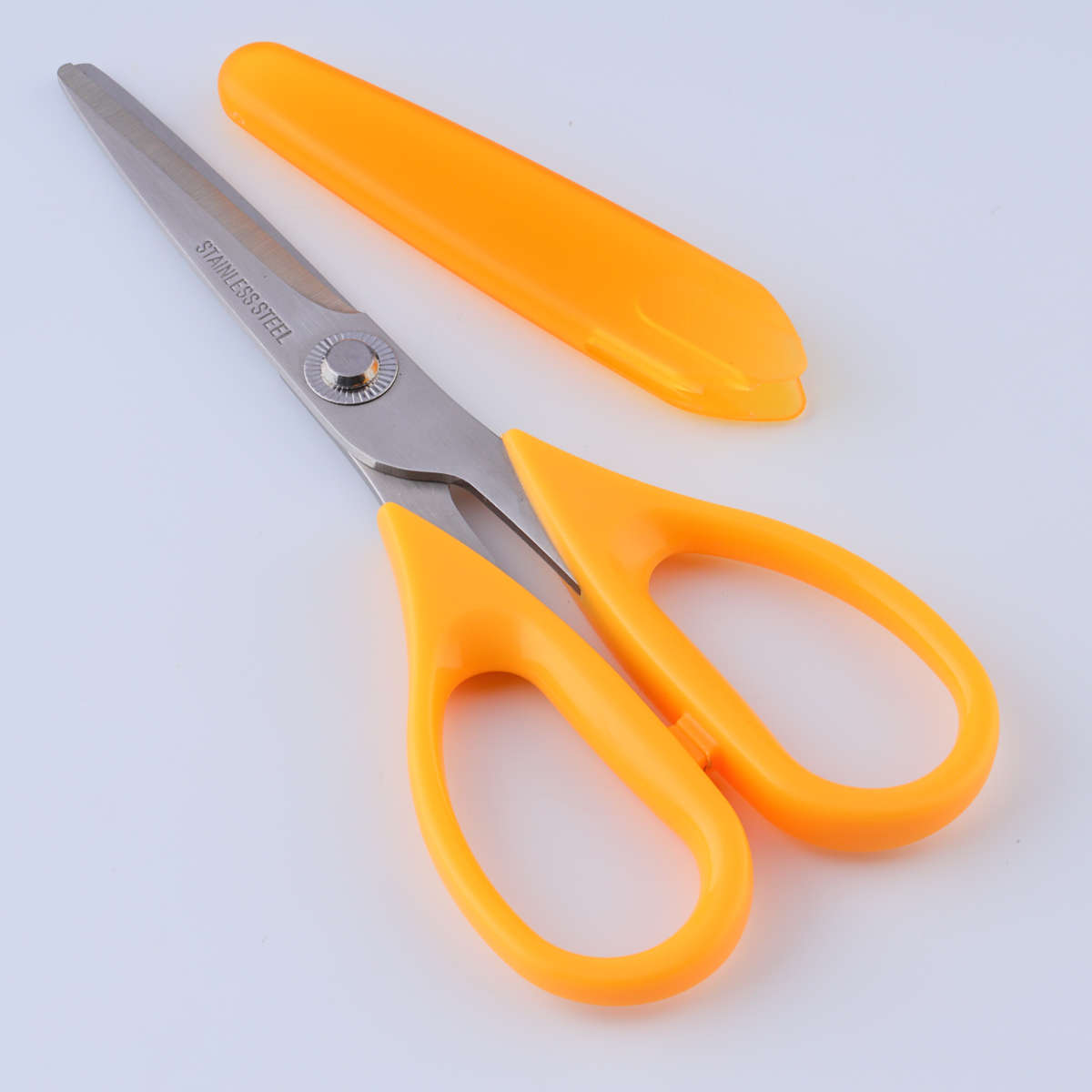 ハサミ キャップ付き 先丸 はさみ 幼児 学童 ( 関の刃物 41g 軽量 安全 持ち運び ステンレス刃 切る 図工 工作 紙 鋏 文具 文房具 ステーショナリ...