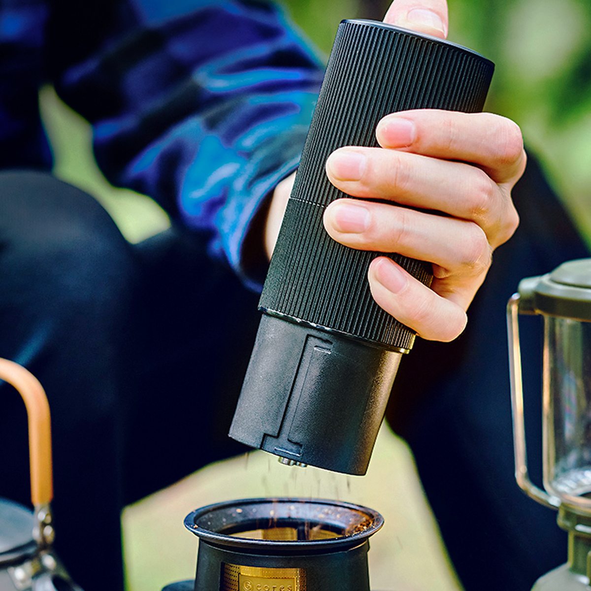 Cores ポータブルコーヒーグラインダー 充電式 ( コレス ミル コーヒーミル USB充電 ポータブル コーヒー 珈琲 ドリップ 粗さ調節 キャンプ 釣り ...