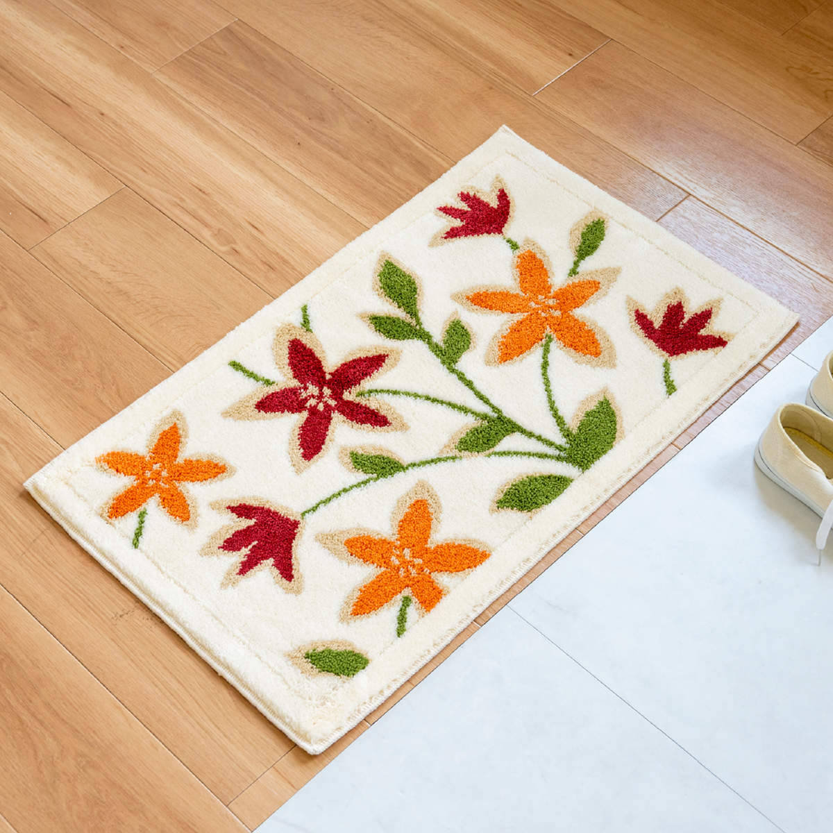Rakuten - 玄関マット 45×75cm 屋内 パシオーネ 洗える コーナー吸着 （ 日本製 花柄 ウィルトン織り 洗濯機対応 滑り止め おしゃれ 高密度 マット ラグ 敷物 幅75cm 抗菌 防臭 吸水 へたれにくい ズレにくい 敷き物 玄関 玄関用 ）【39ショップ】