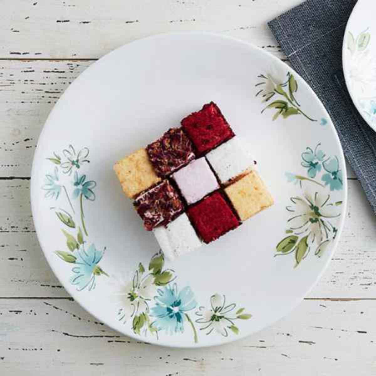 プレート 26cm コレール CORELLE フェアリーフローラ （ 食洗機対応 電子レンジ対応 オーブン対応 お皿 白 大皿 丸皿 盛皿 耐熱 白い食器 平皿 パスタ皿 メイン おかず ワンプレート 花柄 洋食器 おしゃれ ）【39ショップ】